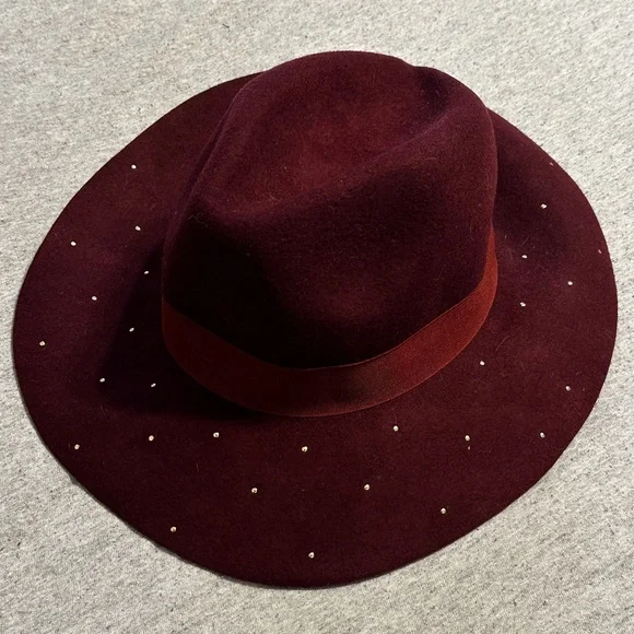 Vince Camuto 100% Wool Fedora w Gold Accents, Burgundy, 6”x7.5” Adjustable - Picture 2 of 8
